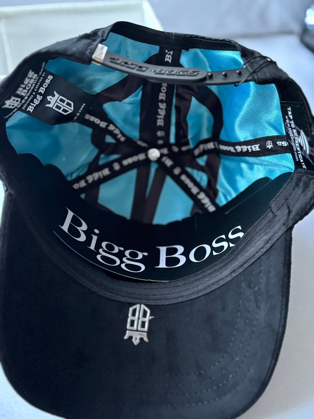 Gorra "Bendecido LA Cross" Full Black Rhinestone Edition