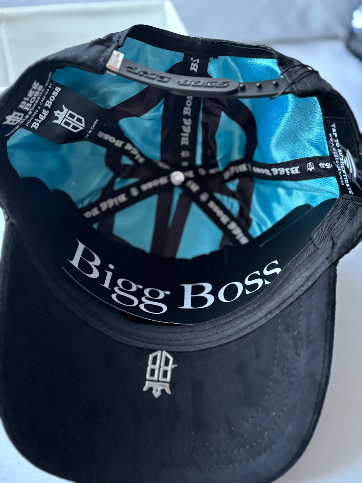 Gorra "Bendecido LA Cross" Full Black Rhinestone Edition