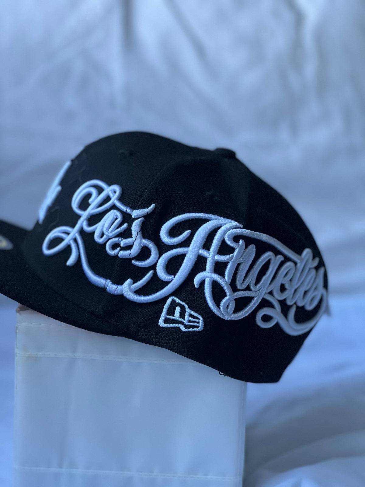 Gorra Fitted "LA Monogram & Dodgers Script Border" Black & White 7 3/8