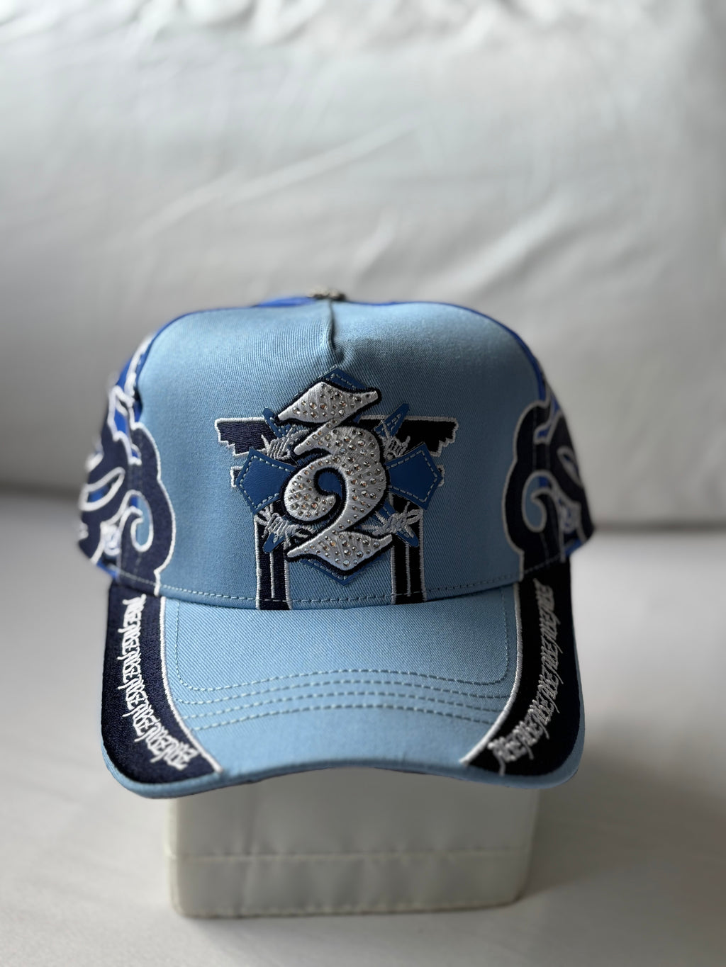 Gorra "Torii Gate & Gothic 3" Sky Blue Streetwear