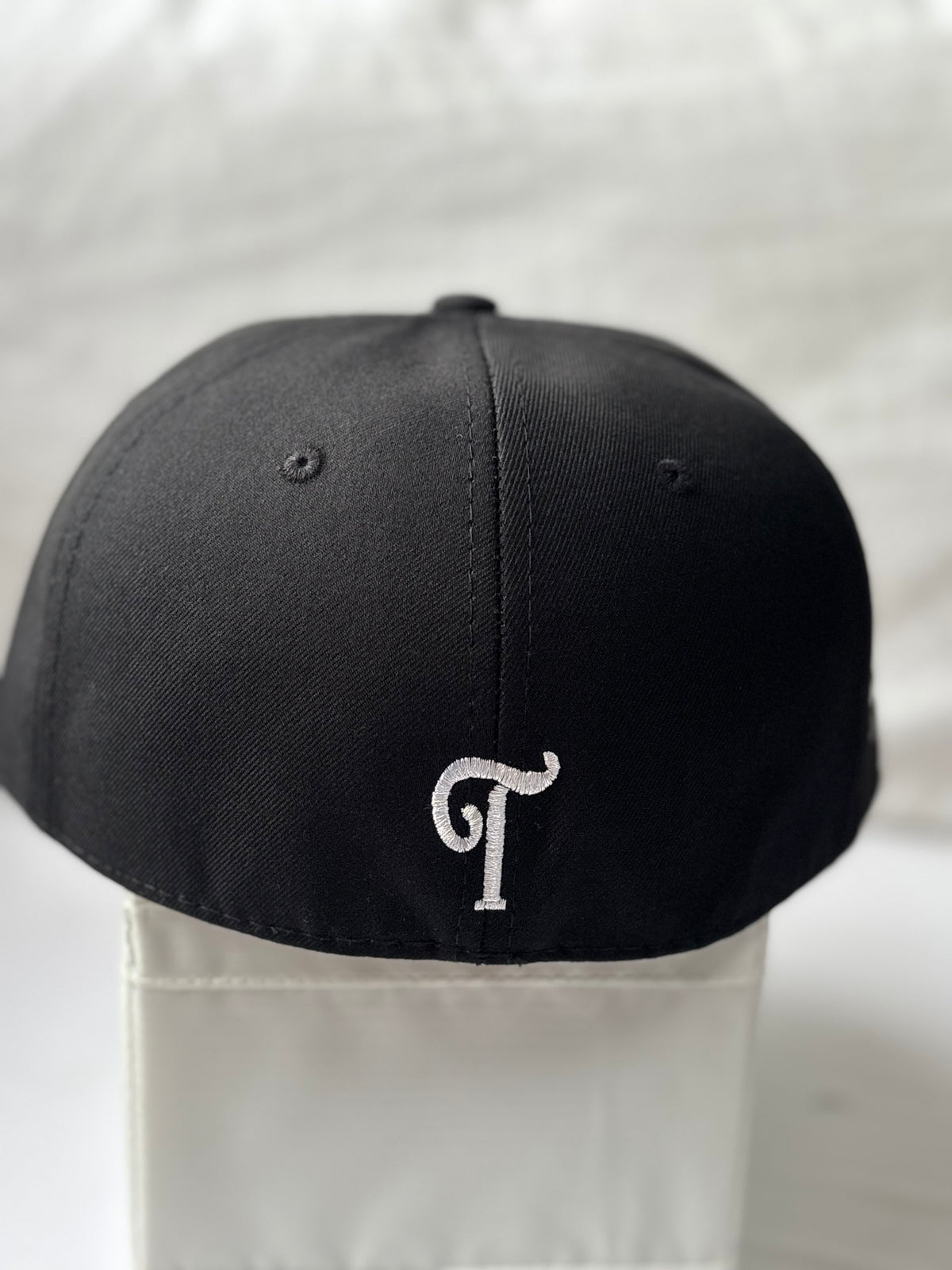 Gorra Compton Old English 59FIFTY Black – West Coast Style 7 3/8