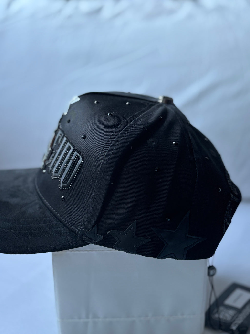 Gorra "Bendecido LA Cross" Full Black Rhinestone Edition
