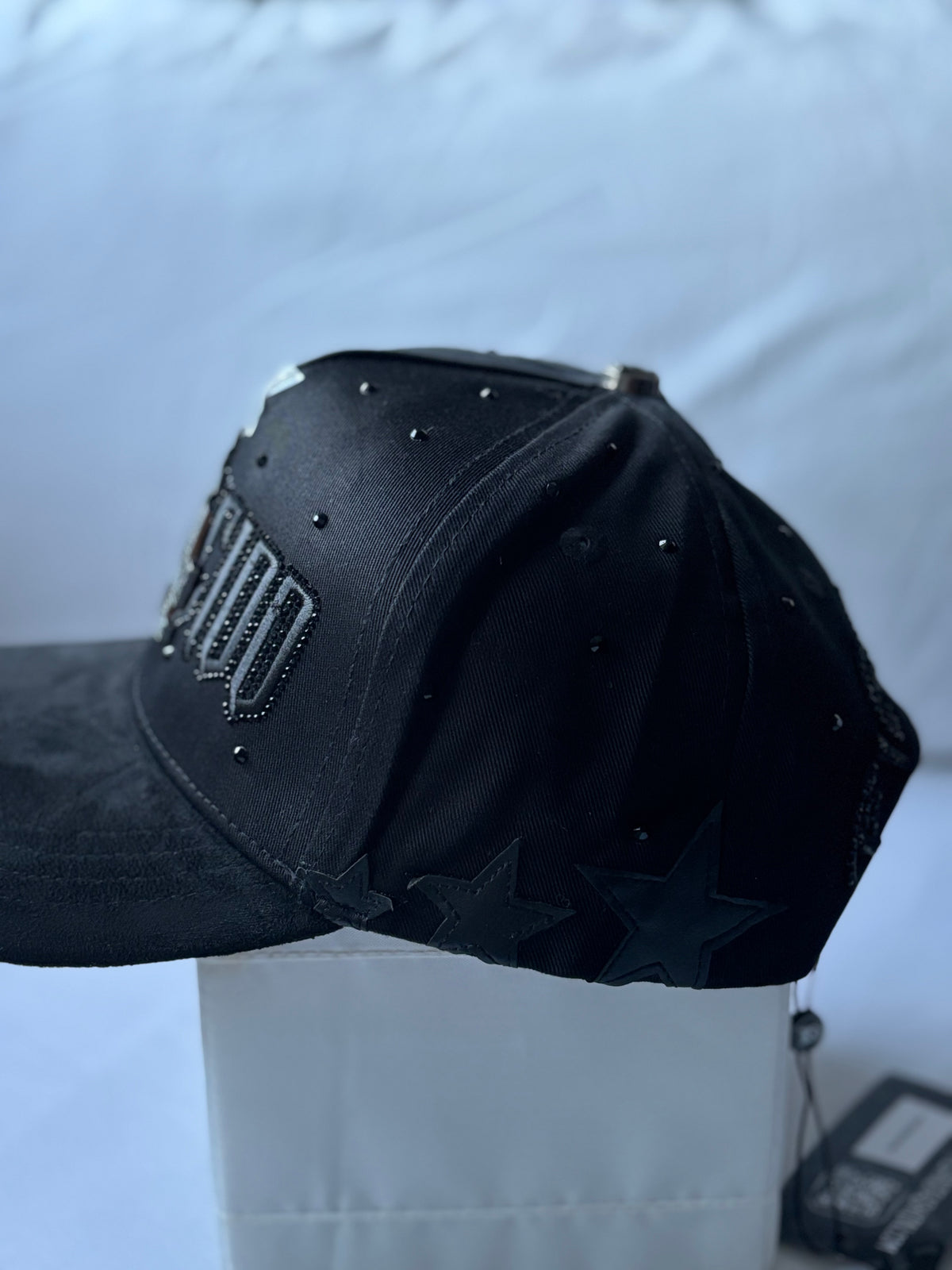 Gorra "Bendecido LA Cross" Full Black Rhinestone Edition