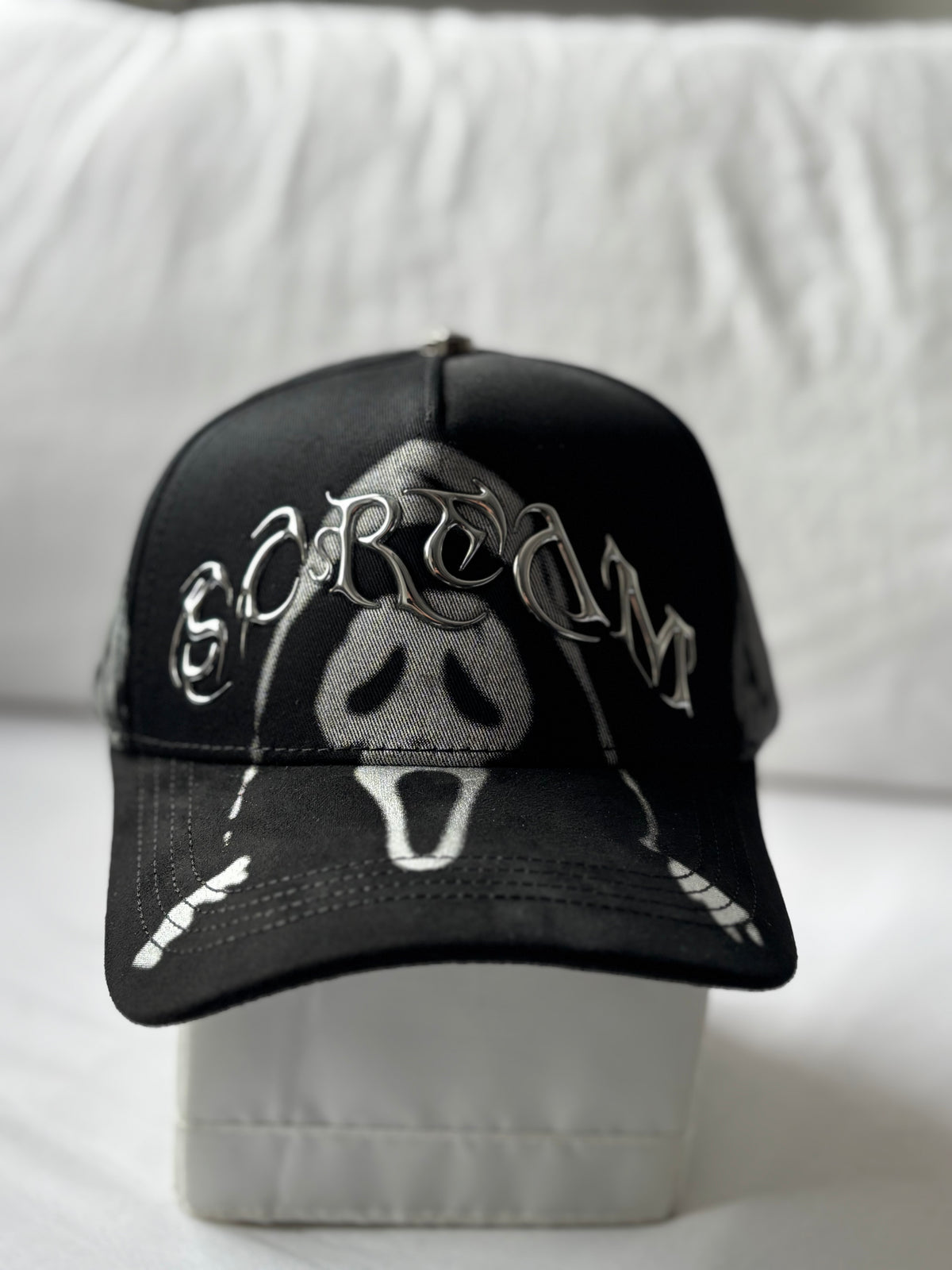 Gorra Suede "Scream Metal Chrome & Ghostface" Dark Edition
