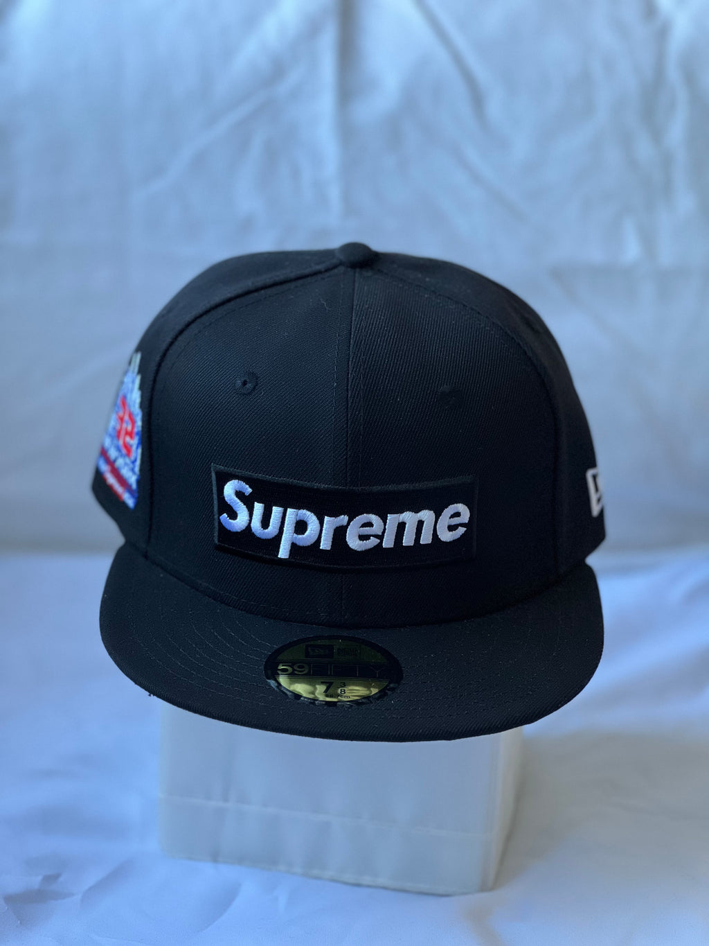 Gorra Fitted "Supreme Box Logo & World Famous Patch" Blackout Edition 7 3/8