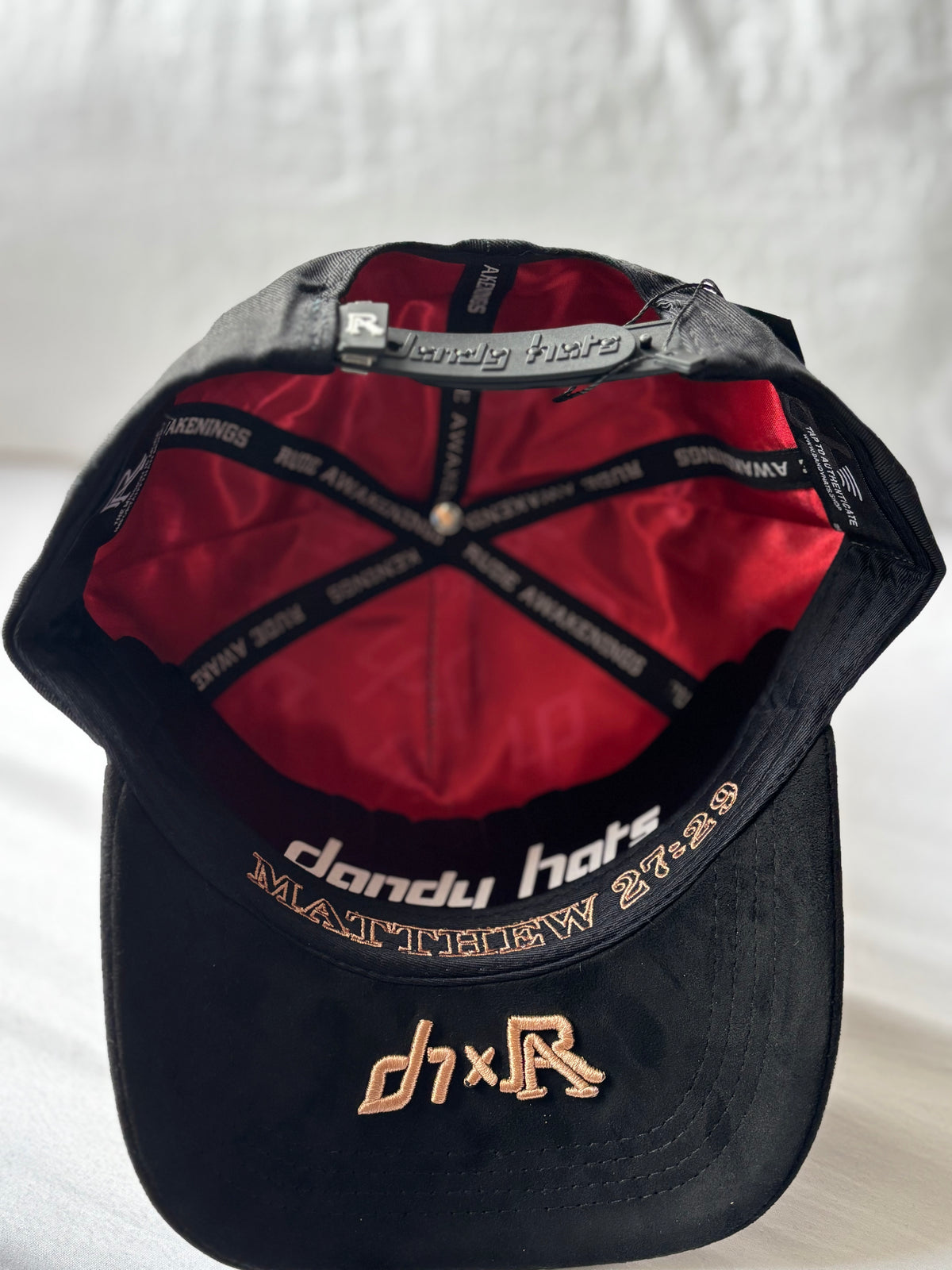 Gorra Suede "Awakening & Thorn Crown" Black Edition