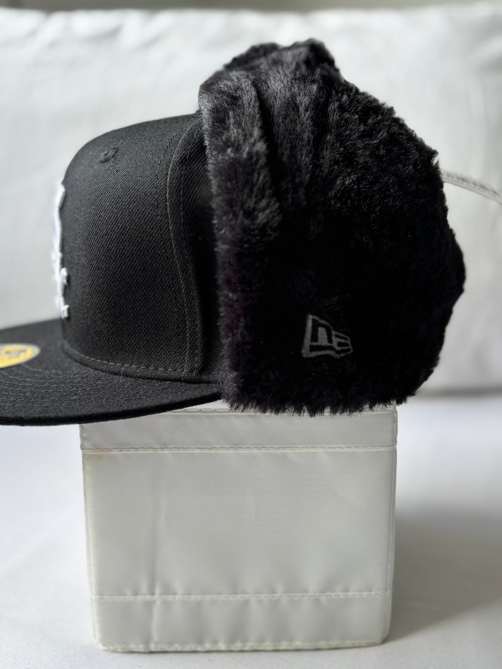 Gorra New Era 59FIFTY Chicago White Sox Dogear Black-on-Black Sherpa 7 3/8