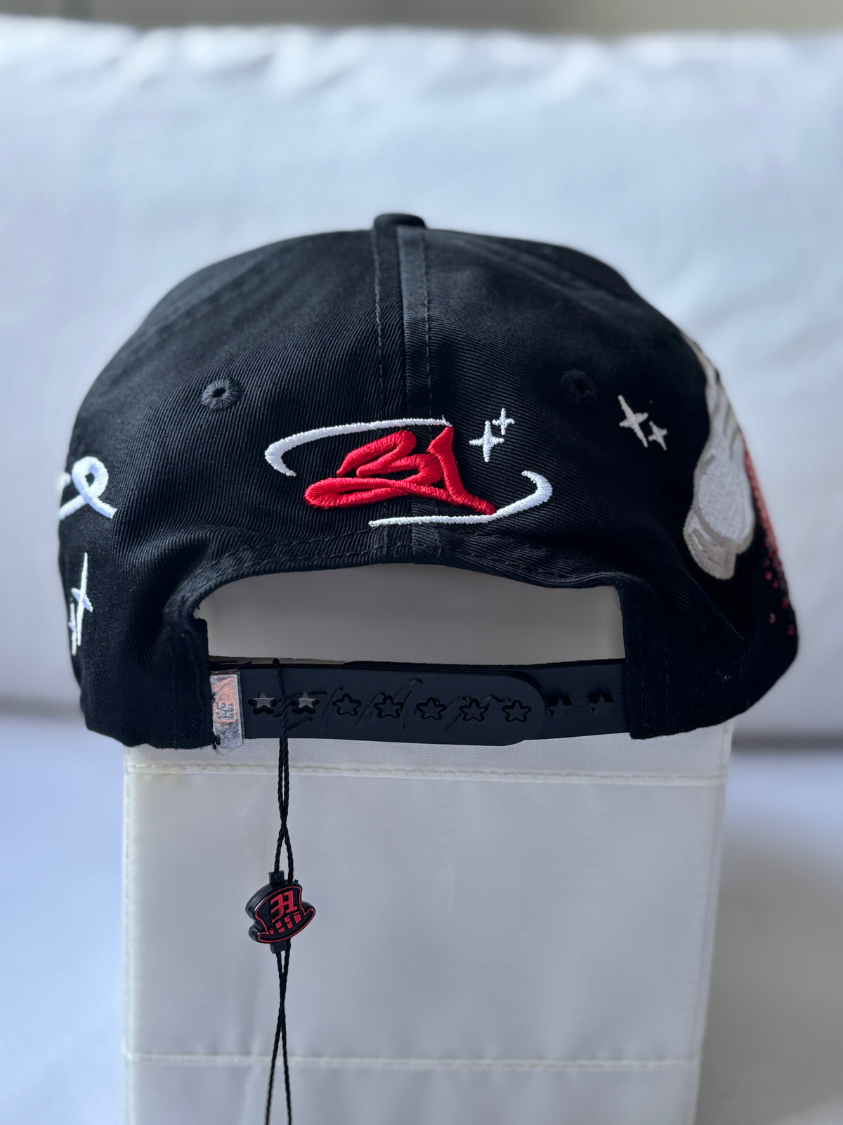 Gorra Trucker "M Red Stars" & Logo Graff