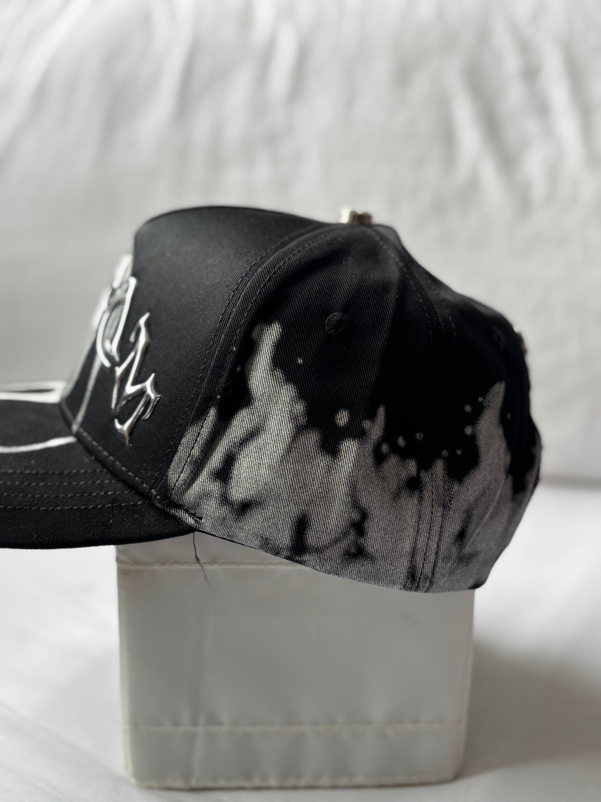 Gorra Suede "Scream Metal Chrome & Ghostface" Dark Edition