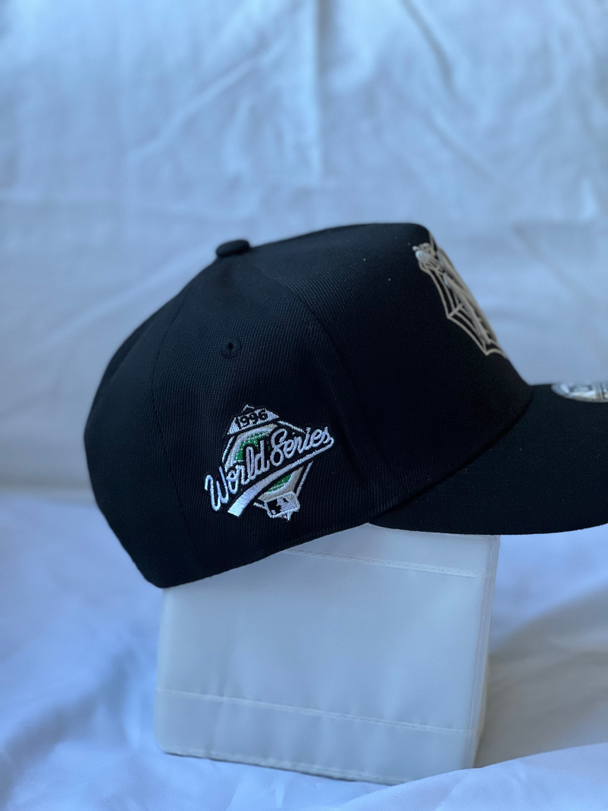 Gorra Canvas "NY Spider Web & Tarantula" Black & Silver