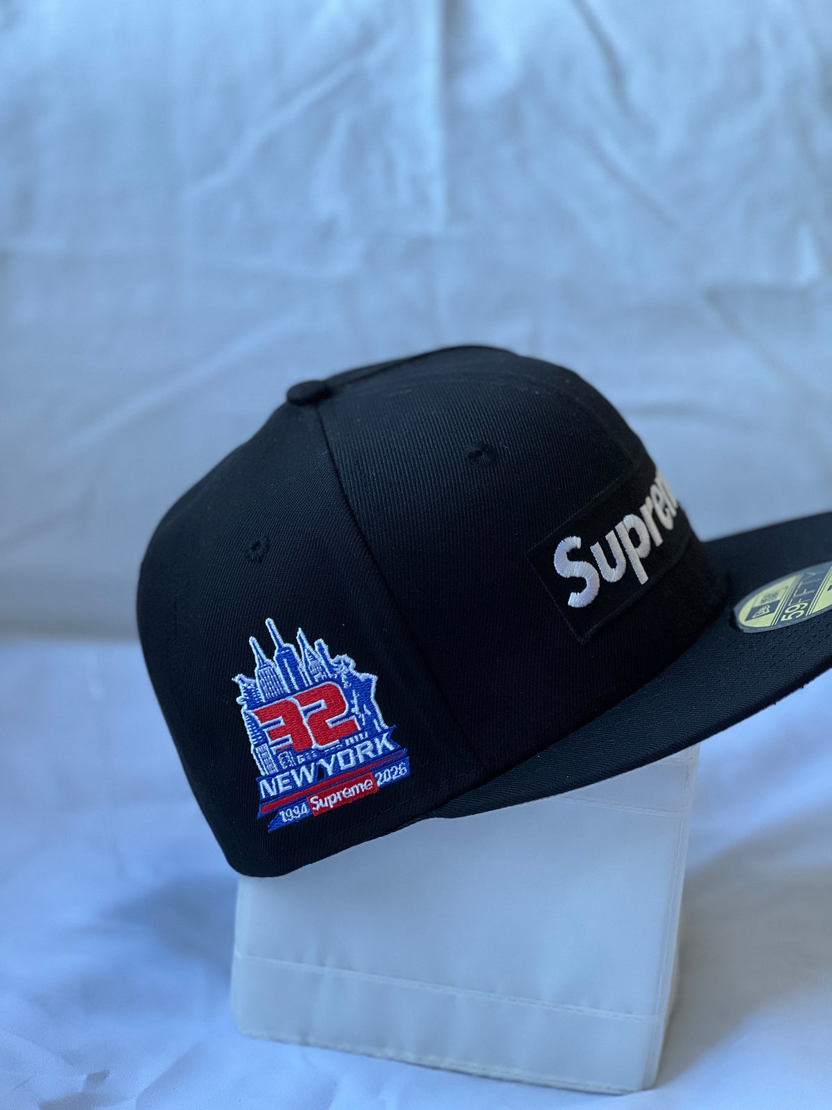 Gorra Fitted "Supreme Box Logo & World Famous Patch" Blackout Edition 7 3/8