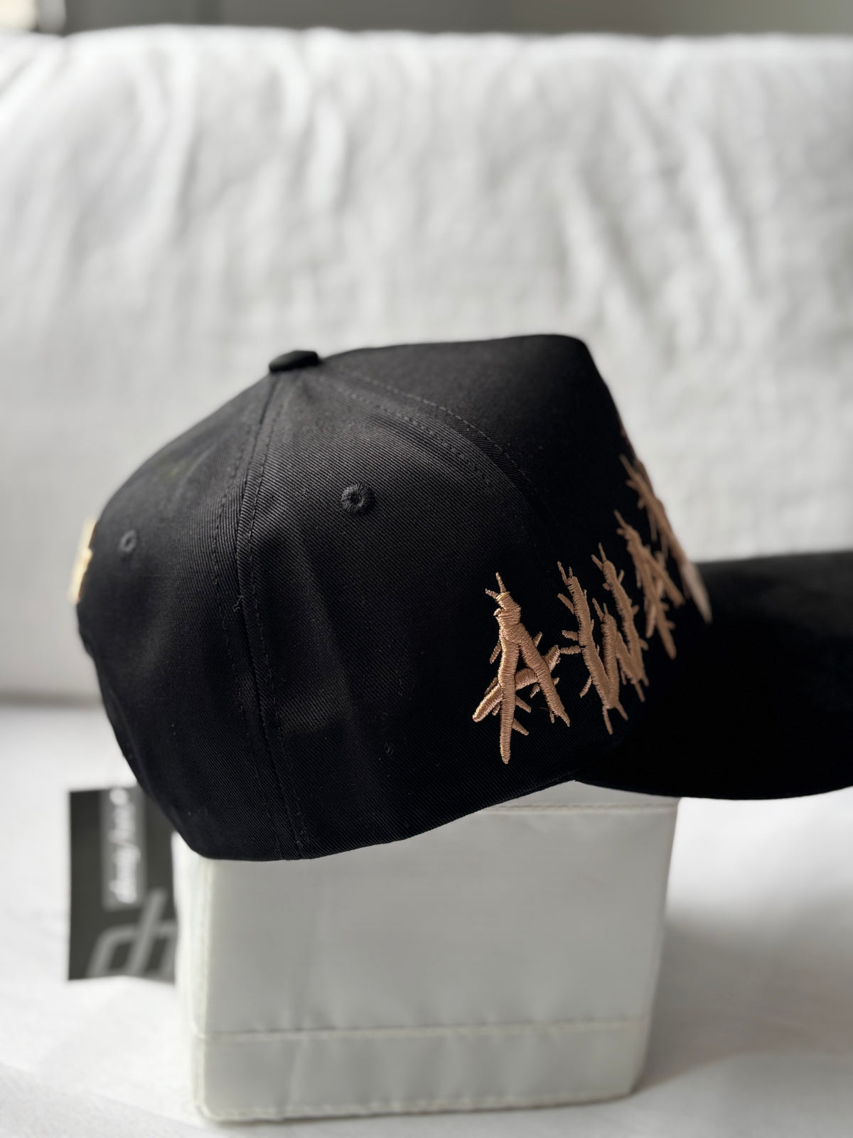 Gorra Suede "Awakening & Thorn Crown" Black Edition