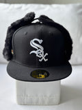 Gorra New Era 59FIFTY Chicago White Sox Dogear Black-on-Black Sherpa 7 3/8