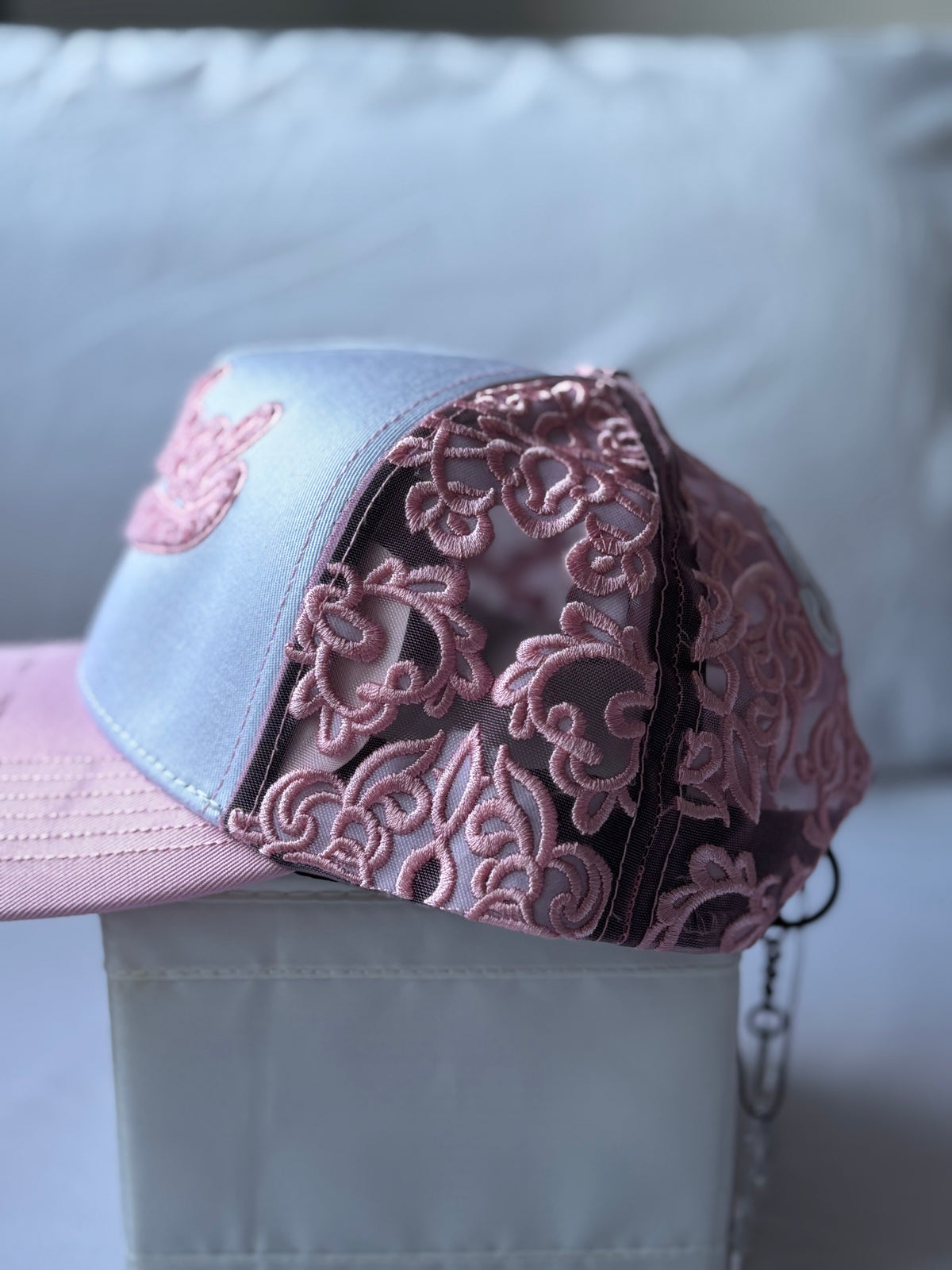Gorra Y2K "Rebel" Distressed Pink & Sky Blue