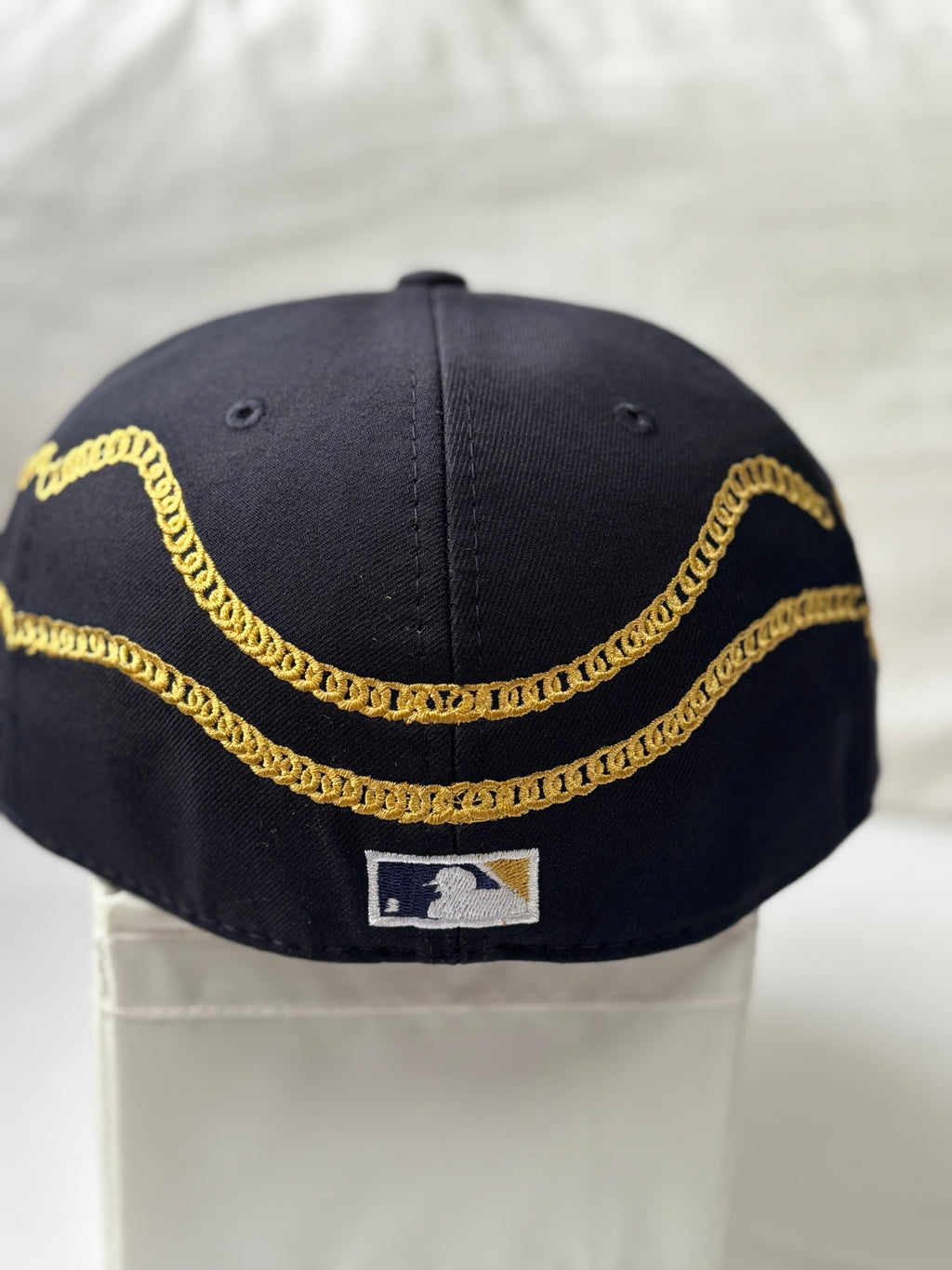 Gorra New York Yankees 59FIFTY Black – Gold Chain Design Edition Talla 7 3/8