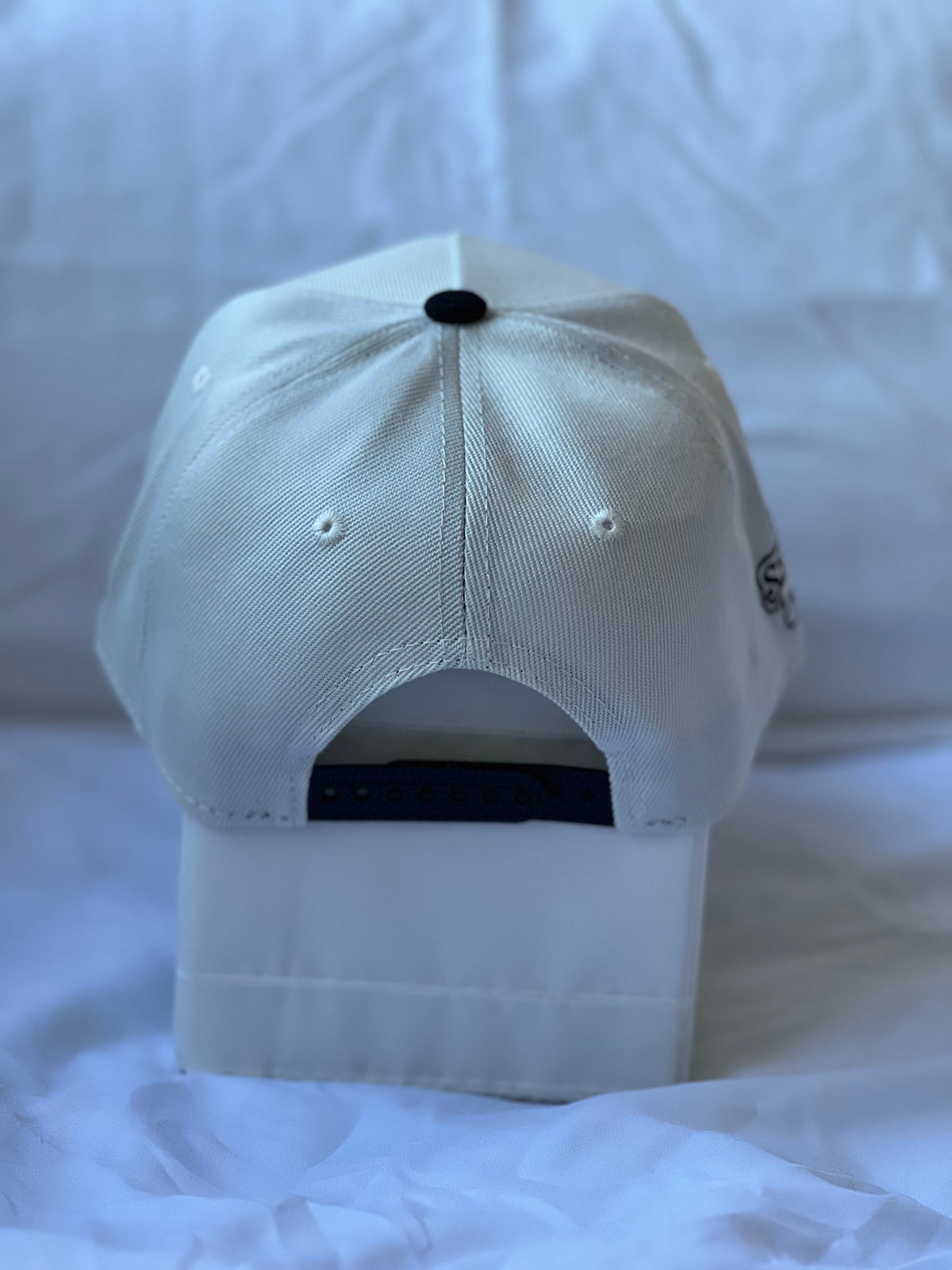 Gorra Two-Tone "LA Monogram & World Series Patch" Off-White & Black