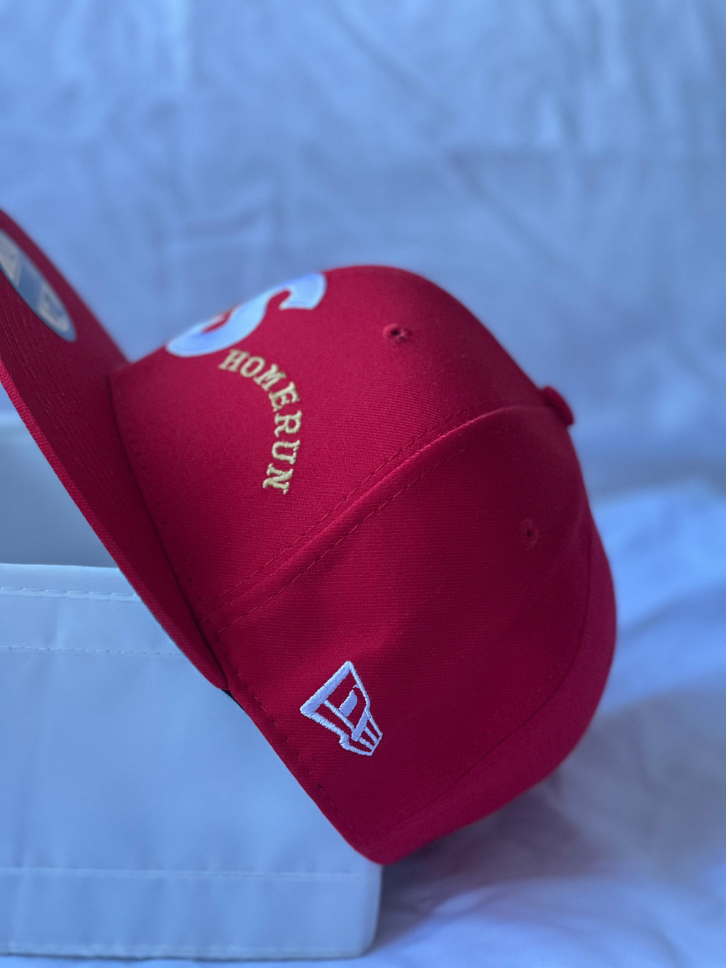 Gorra Fitted "Supreme S Logo & New York Homerun" All-Red Edition 7 3/8