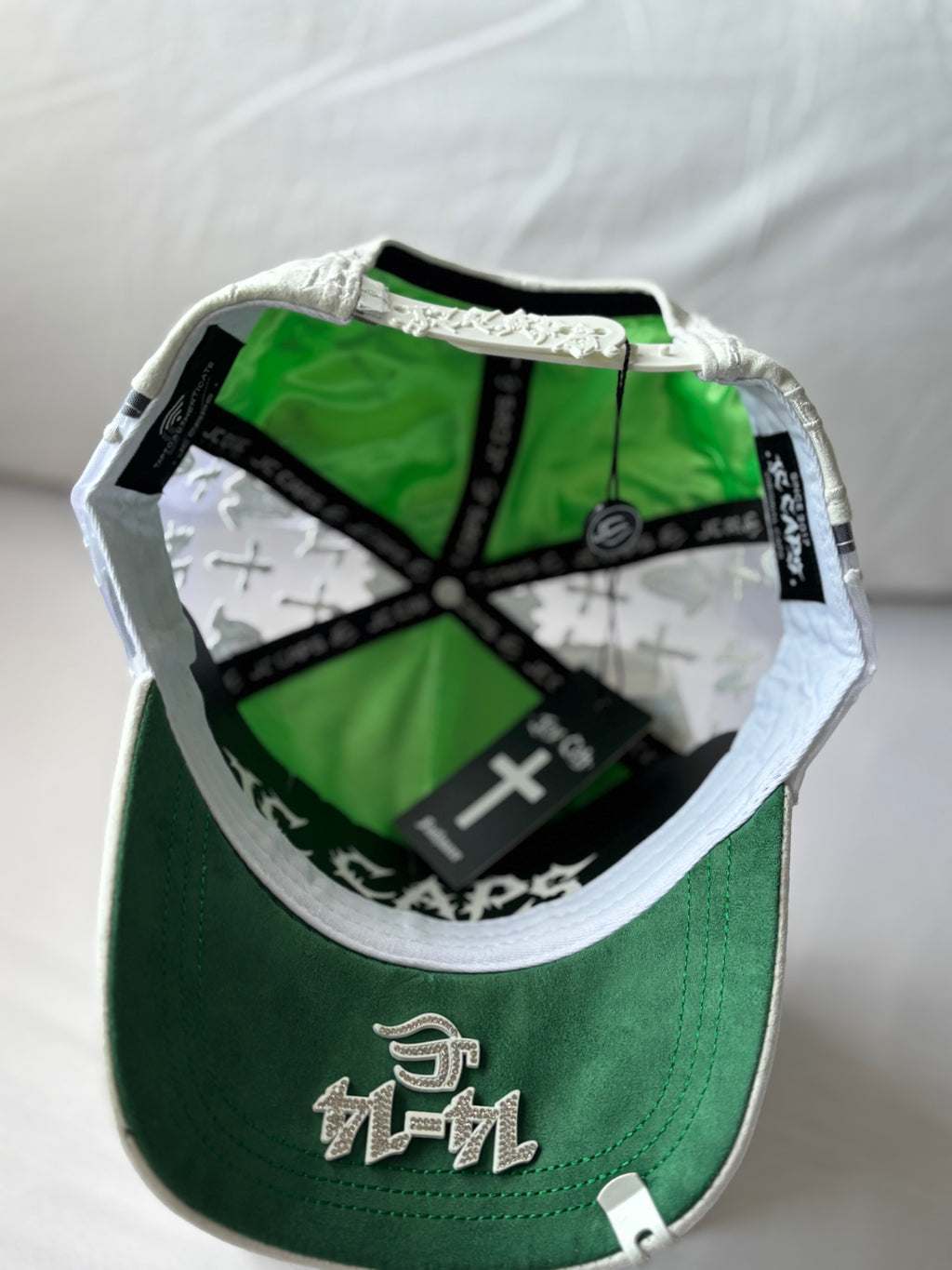 Gorra Suede "Rosario & Metal Cross" Silver Edition