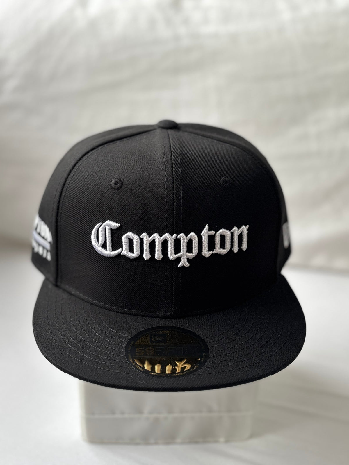 Gorra Compton Old English 59FIFTY Black – West Coast Style 7 3/8