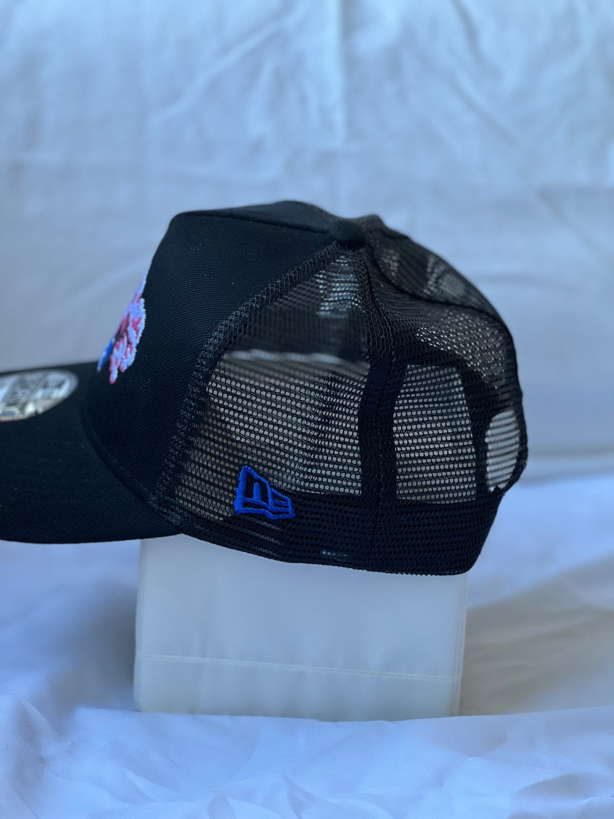 Gorra Trucker "LA Tokyo Series 2025 & Sakura Blossom" Full Black