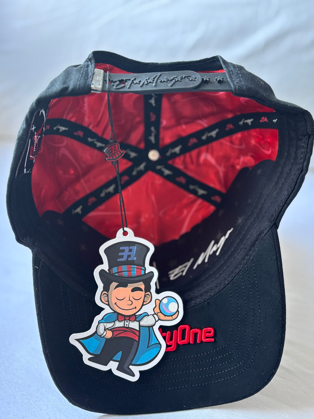 Gorra Trucker "M Red Stars" & Logo Graff