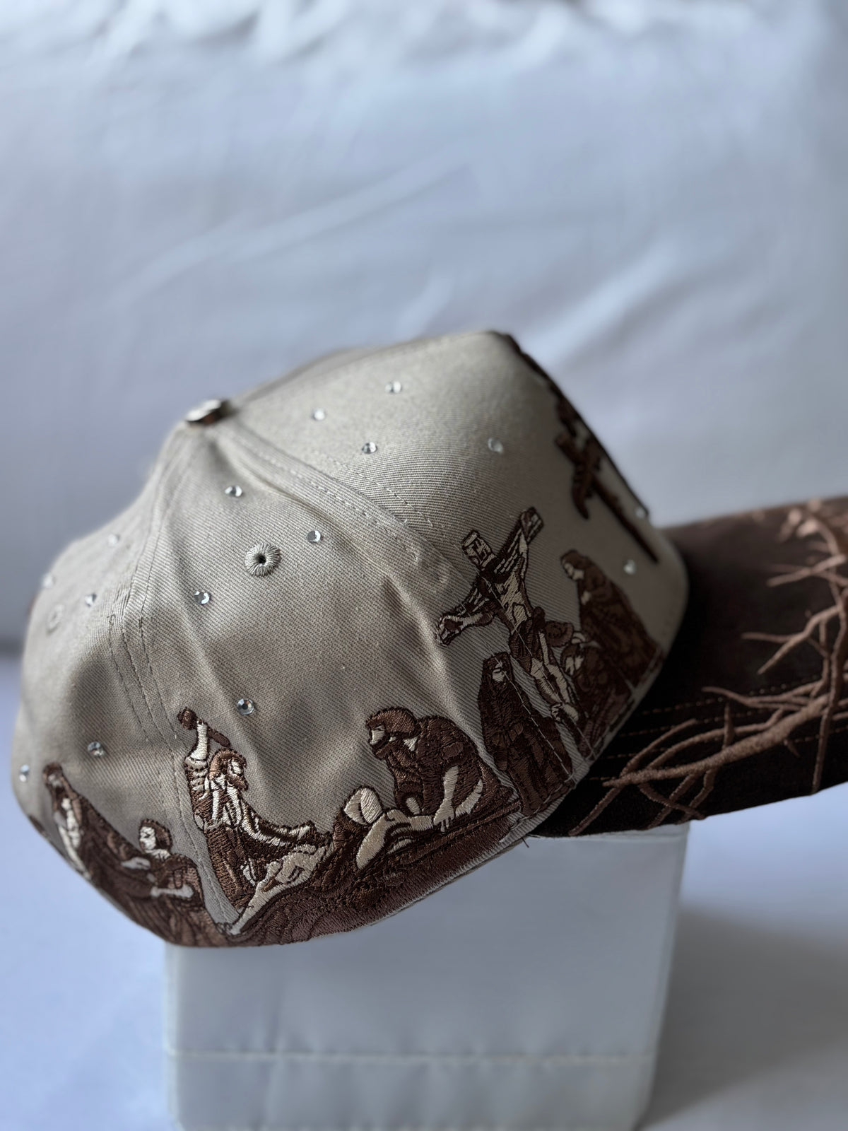 Gorra Trucker "Golgotha & Thorns" Brown Suede & Rhinestone