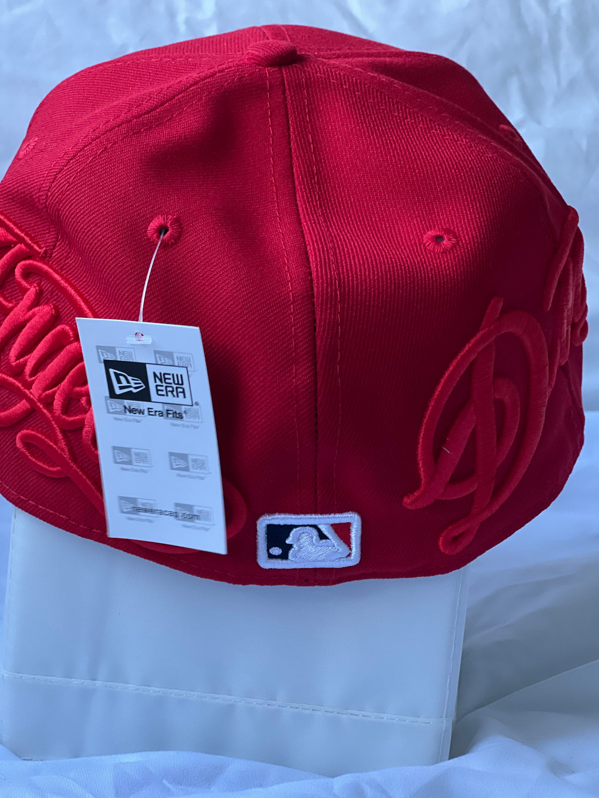 Gorra Fitted "LA Monogram & Dodgers Script Border" All-Red Edition 7 3/8