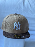 Gorra Fitted "NY Yankees Baroque Brocade & Paisley Pattern" Tan & Brown 7 3/8