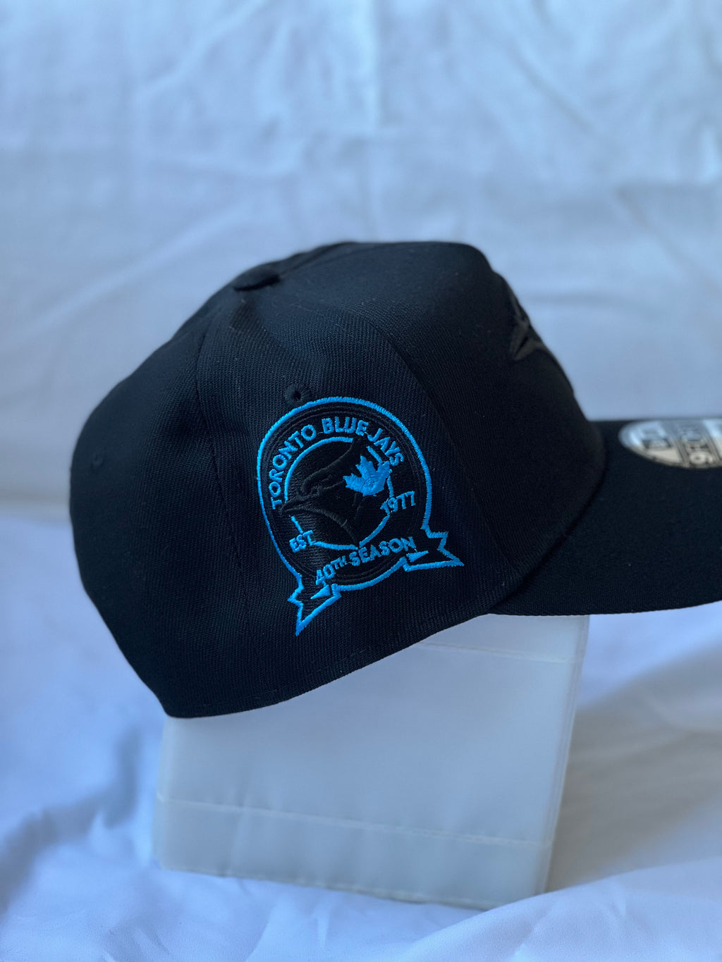 Gorra Canvas "Blue Jays Blackout & Cyan Maple Leaf" Monochromatic