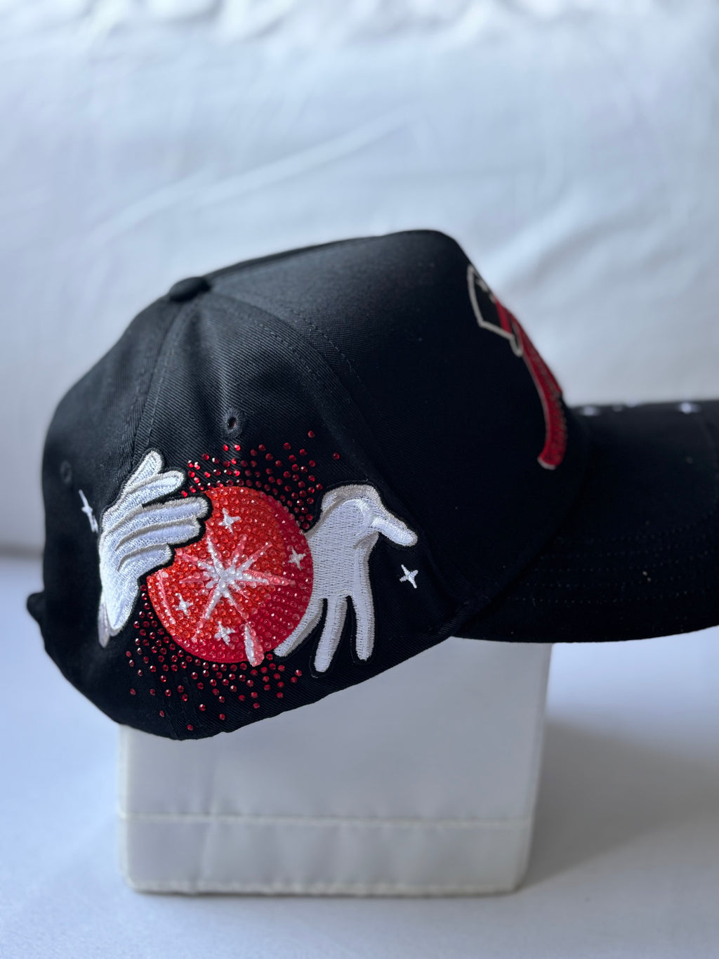 Gorra Trucker "M Red Stars" & Logo Graff