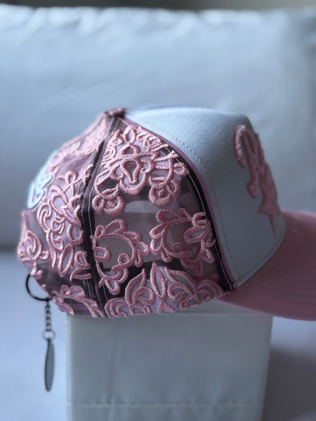 Gorra Y2K "Rebel" Distressed Pink & Sky Blue