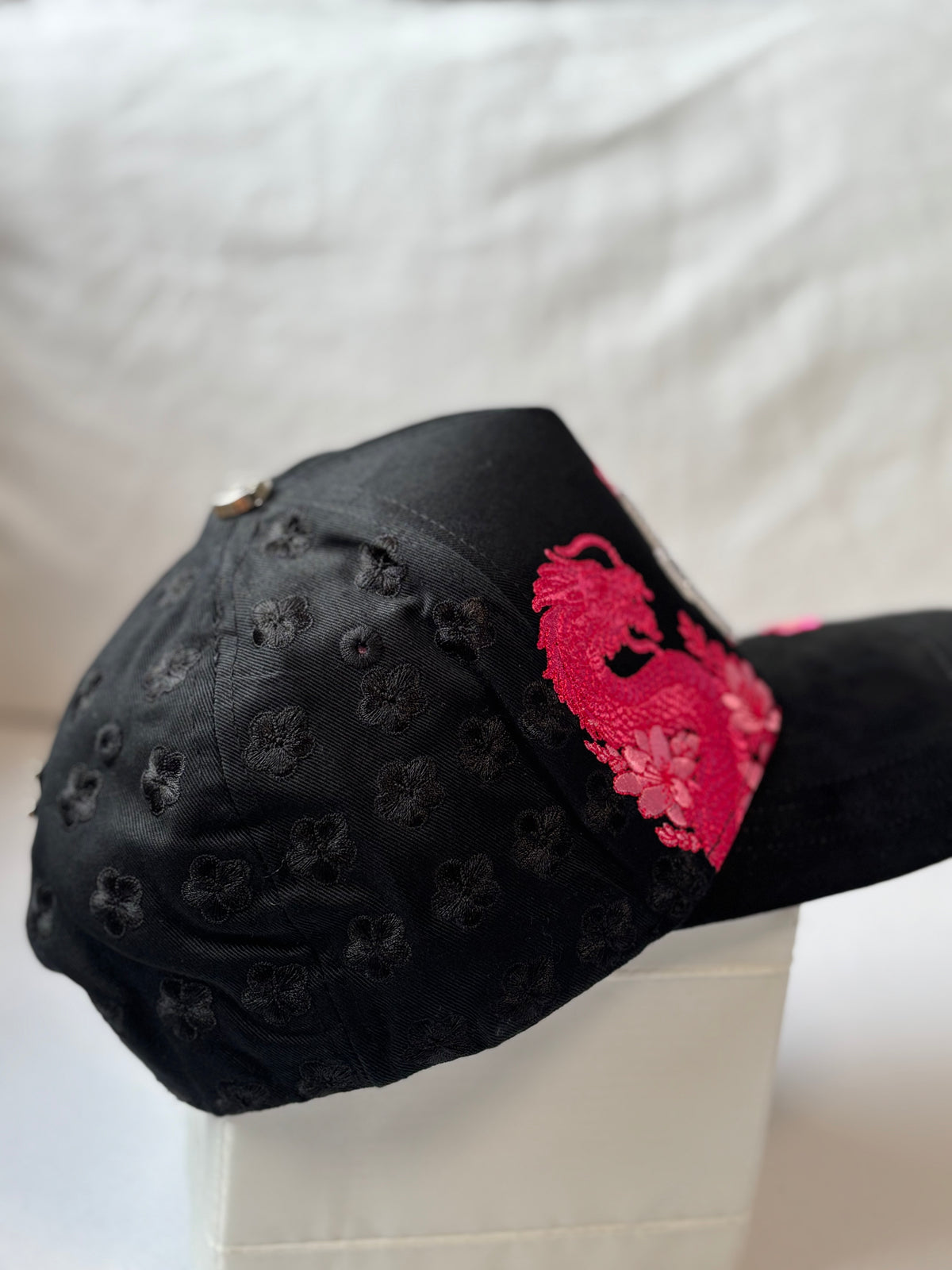 Gorra LA Hot Pink Dragon & Rhinestones