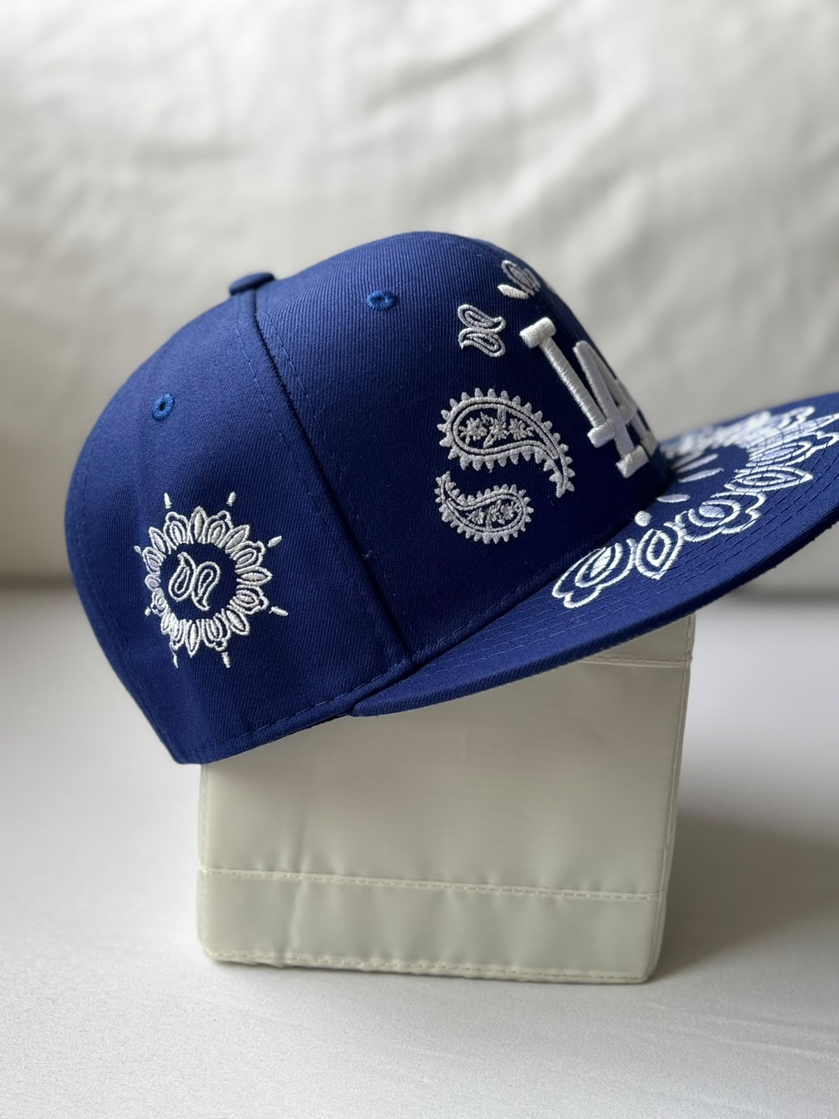 Gorra Los Angeles Dodgers Paisley Bandana Royal Blue Edition talla 7 3/8