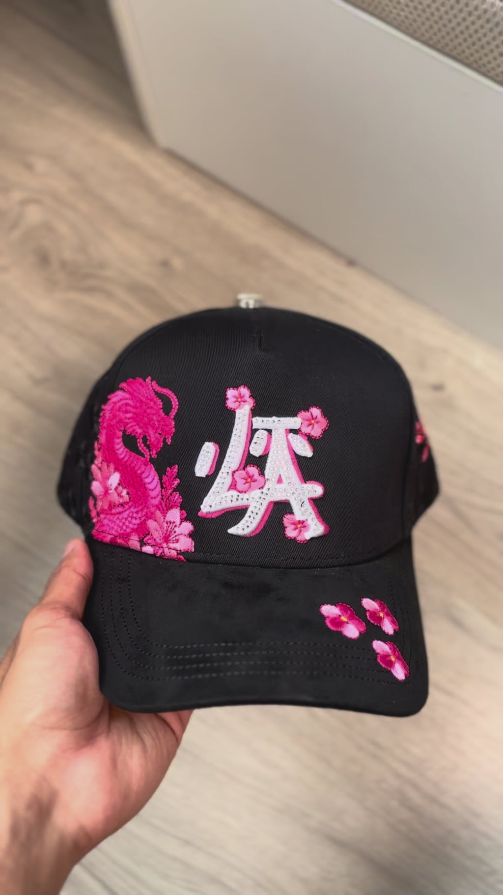 Gorra LA Hot Pink Dragon & Rhinestones