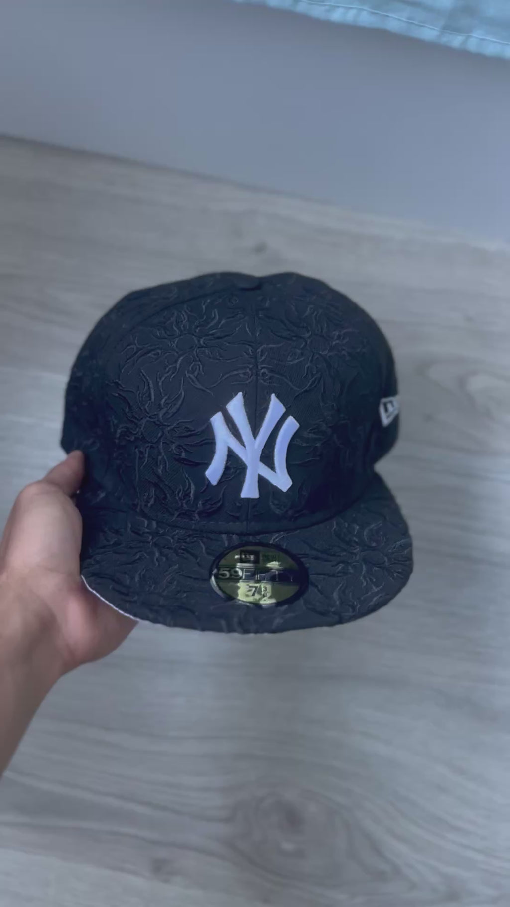 Gorra Fitted "NY Yankees Sun Tribal Jacquard" Blackout Edition 7 3/8