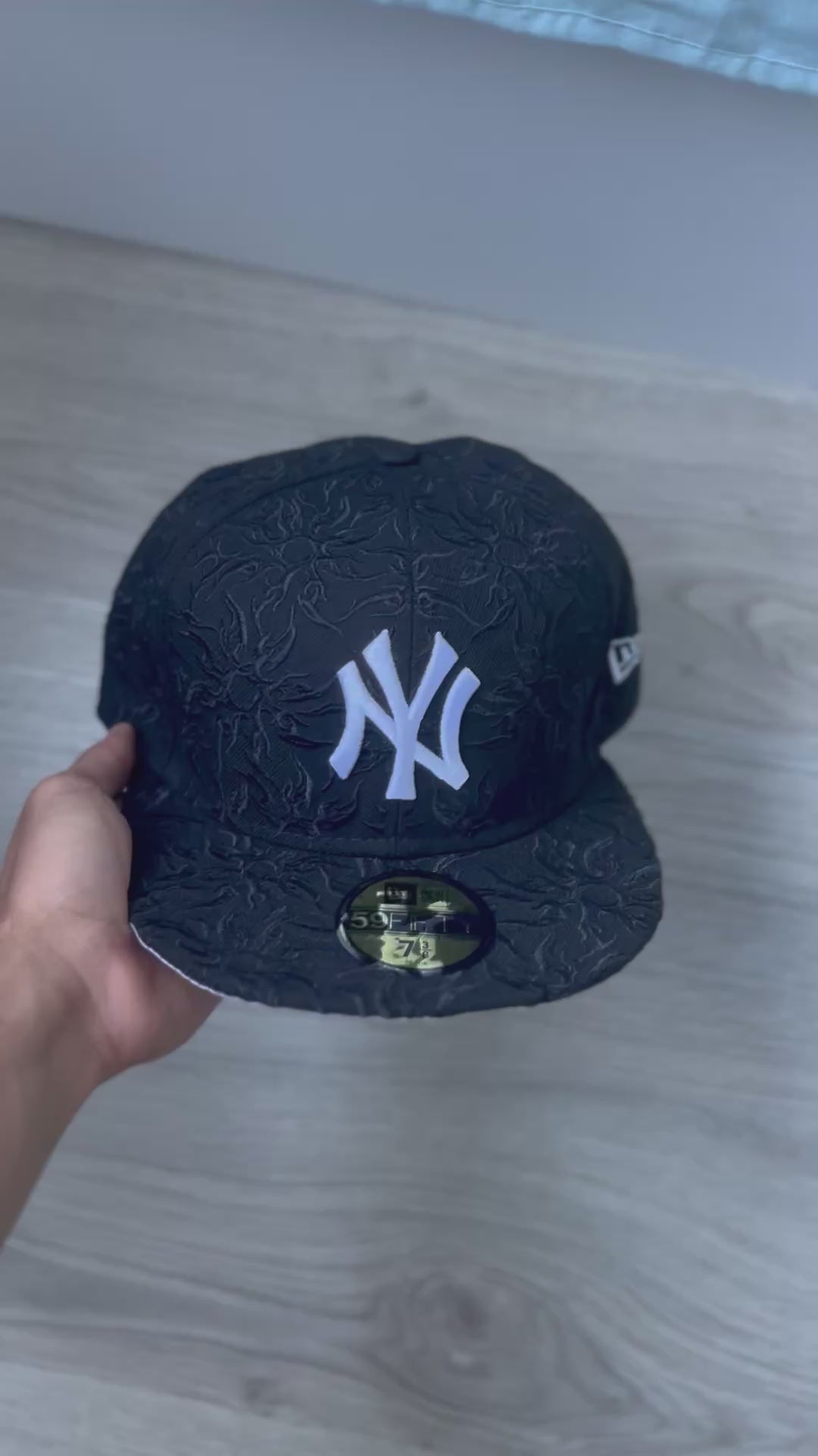 Gorra Fitted "NY Yankees Sun Tribal Jacquard" Blackout Edition 7 3/8