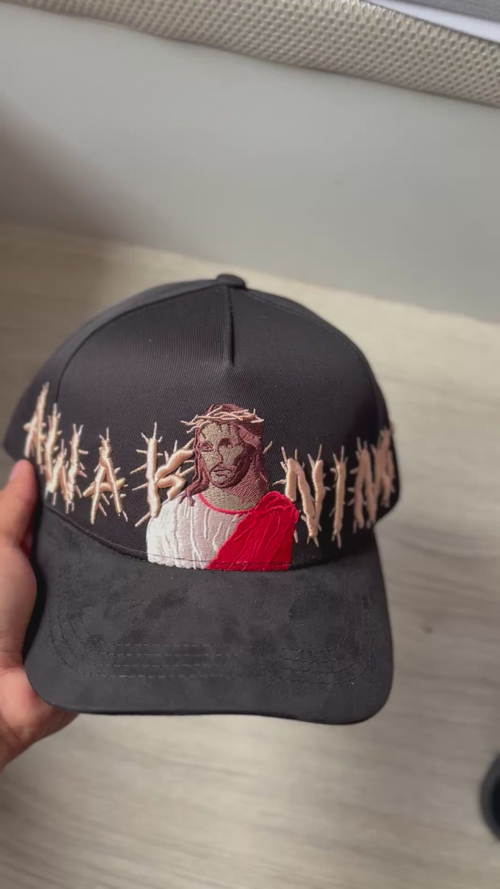 Gorra Suede "Awakening & Thorn Crown" Black Edition