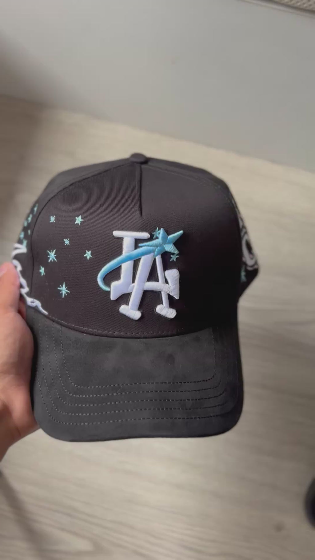 Gorra Suede "LA Shooting Stars & Cyan Stars" Black & Suede