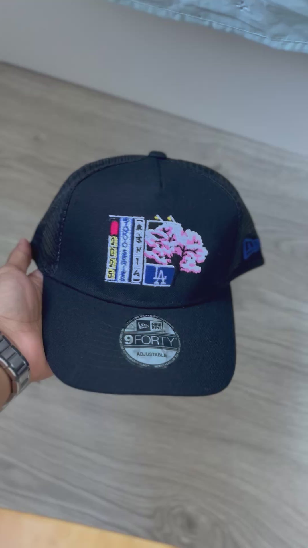 Gorra Trucker "LA Tokyo Series 2025 & Sakura Blossom" Full Black