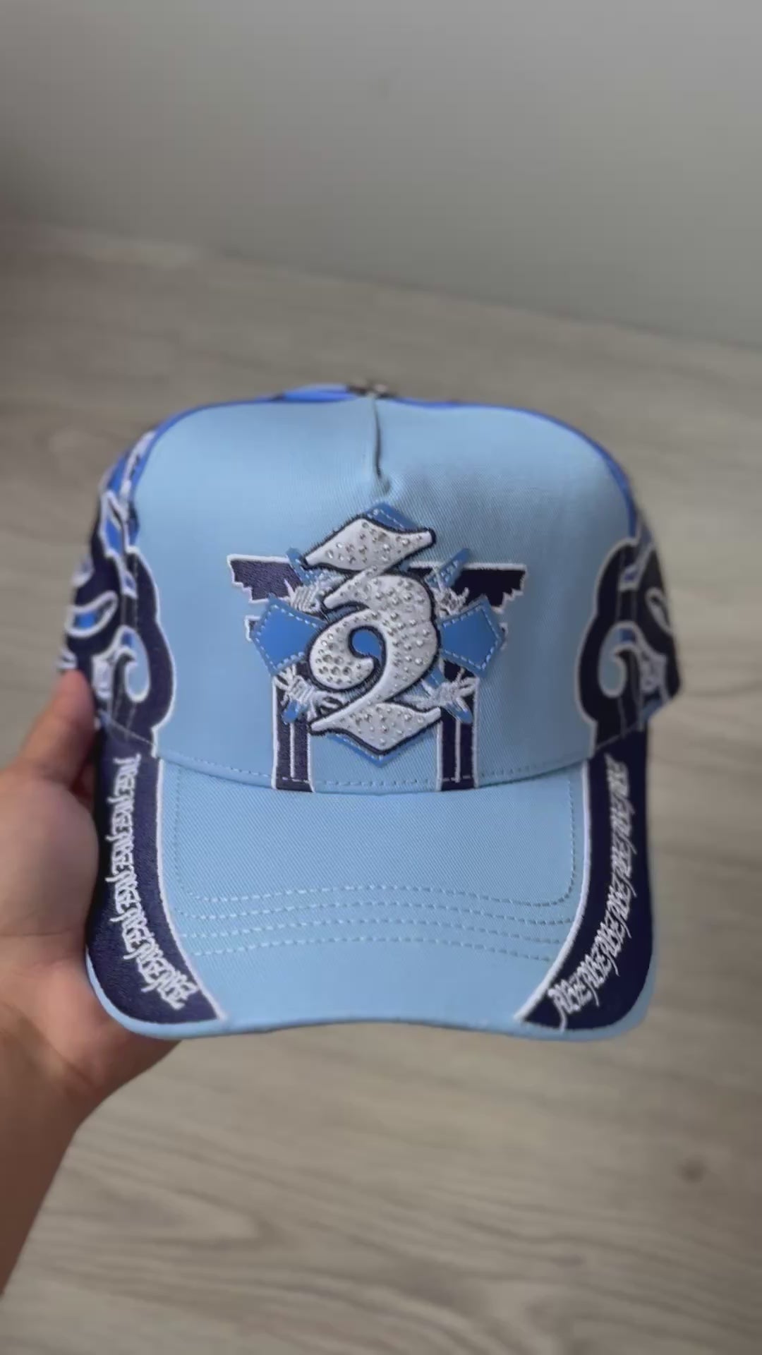 Gorra "Torii Gate & Gothic 3" Sky Blue Streetwear