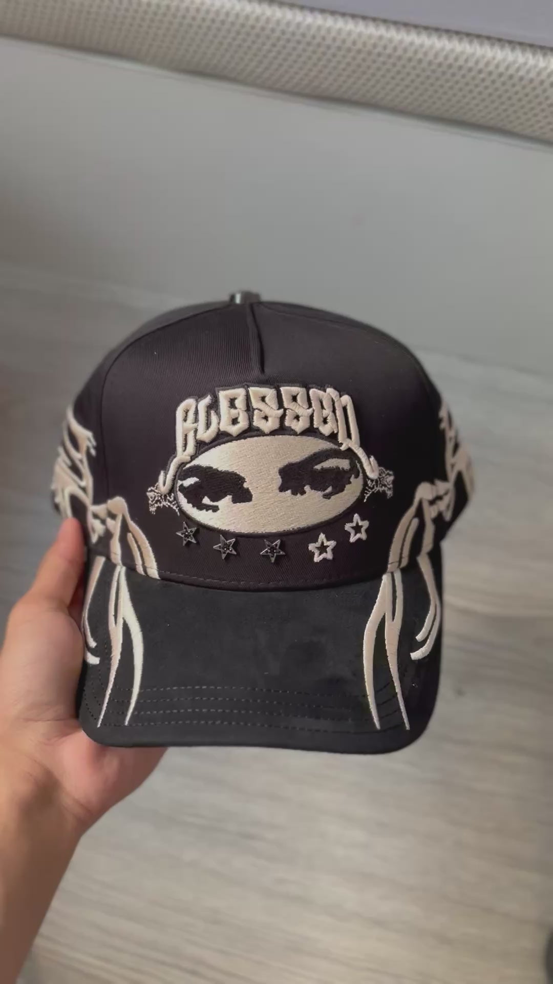 Gorra Trucker "Blessed" Tribal Gold Edition