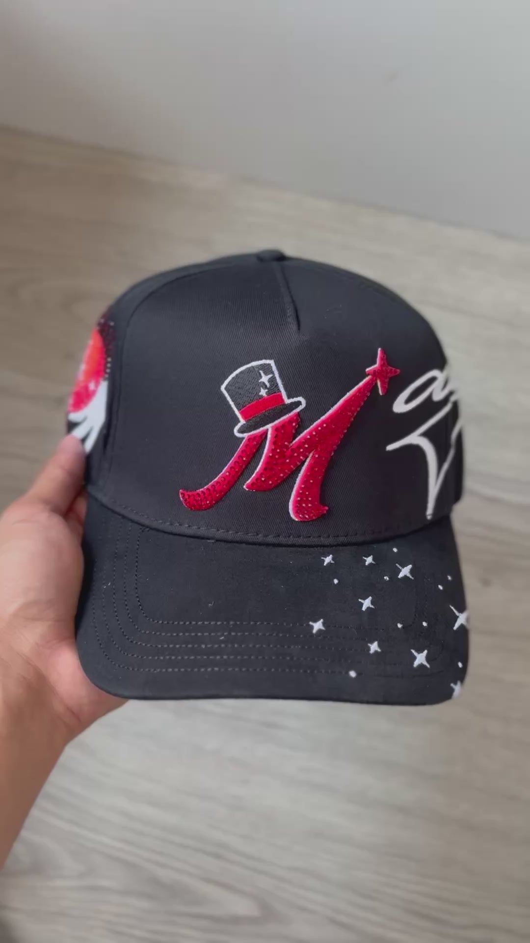 Gorra Trucker "M Red Stars" & Logo Graff