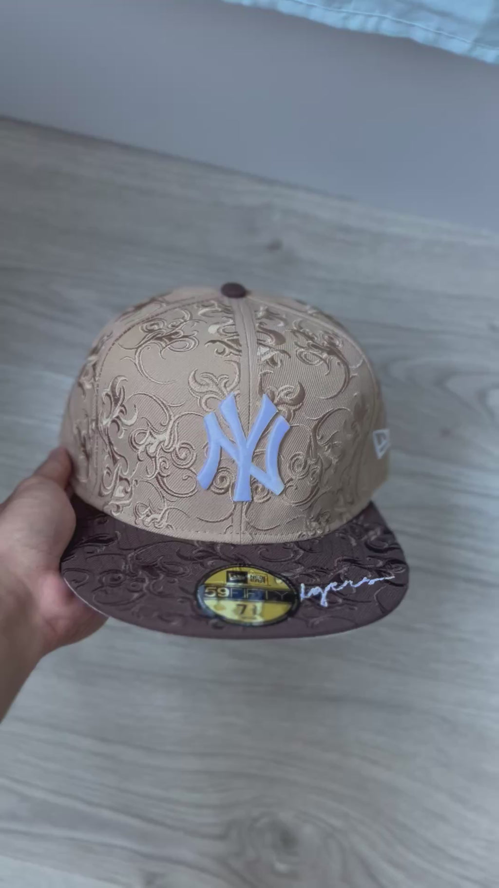 Gorra Fitted "NY Yankees Baroque Brocade & Paisley Pattern" Tan & Brown 7 3/8