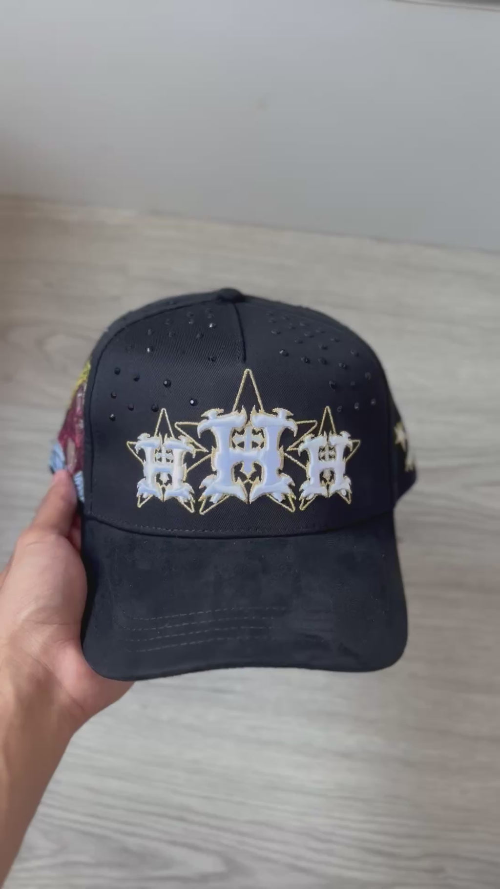 Gorra "HH Monogram" Gótica con Abalorios